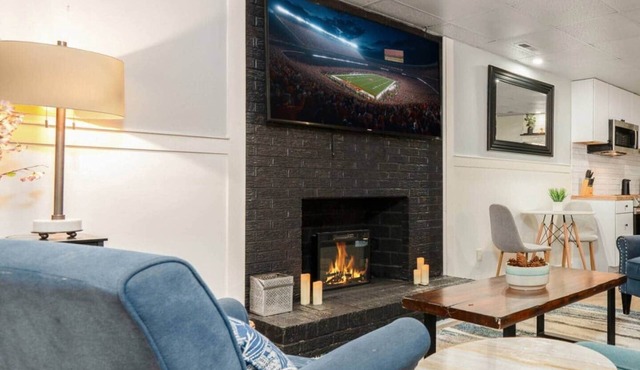 6BR/4.5BA by Duke, UNC, DPAC