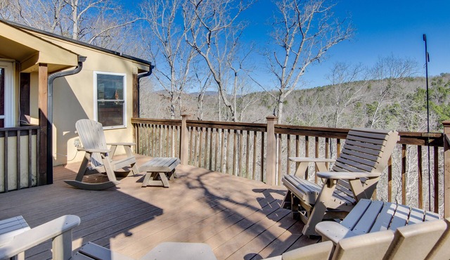 8 Mi to Lake Lure! Mtn-View Gem w/Furnished Deck