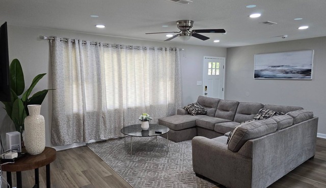 A 4-BR 2 Bath house in a well loved neighborhood centrally located in Portsmouth