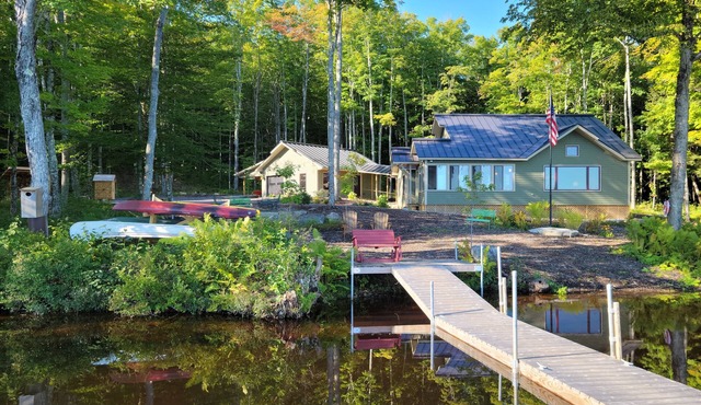 A Belgrade Lakes Destination, Very Private, Tranquil [Handicap Accessible]