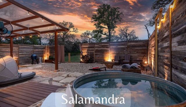 A+ Privacy | Romantic Lux | Sauna | Hot/Cold Pool in Wimberley