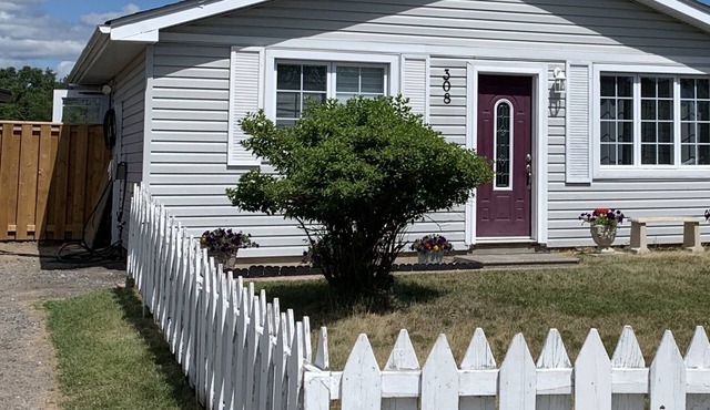 accessible- parkside gem-3 bdm corefloor home-pet friendly. in Thunder Bay