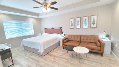 Air Conditioned Studio King Bed Free Laundry