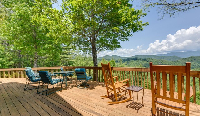 Almond Vacation Rental w/Mountain Views!