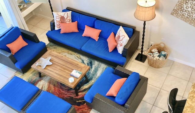 *AMAZING LOCATION* Turtle Bay