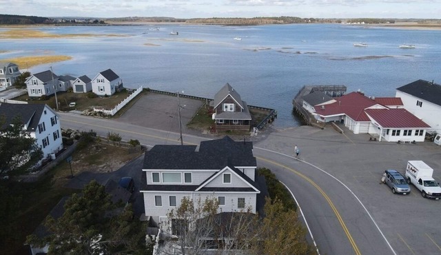 Amazing Ocean Views. Steps To The Beach & Fantastic Restaurants.