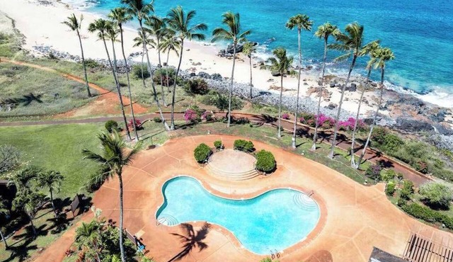 August Special! Ocean-View Molokai Condo with Lanai, Pool - Steps to Beach