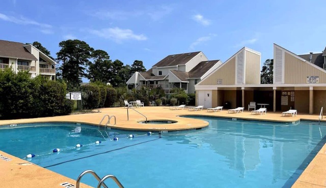 Bay Tree cozy studio with pool in Little River