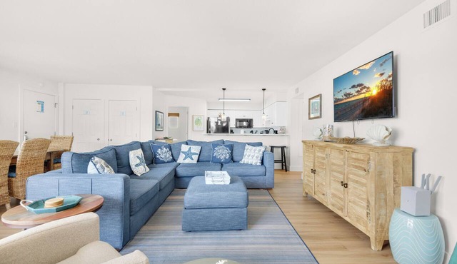 ✨Beach Front Corner Unit-Community Pool-3BR Starboard Village 412✨ in Pensacola Beach