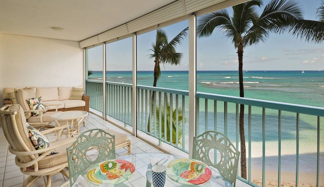 BEACHFRONT COZY 1BR/1BA/1PKG IN WAIKIKI