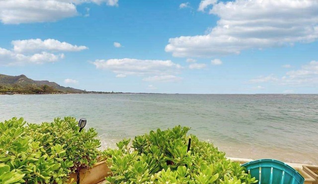 Beachfront Hauula Hideaway with Ocean Views - Steps to the Sand