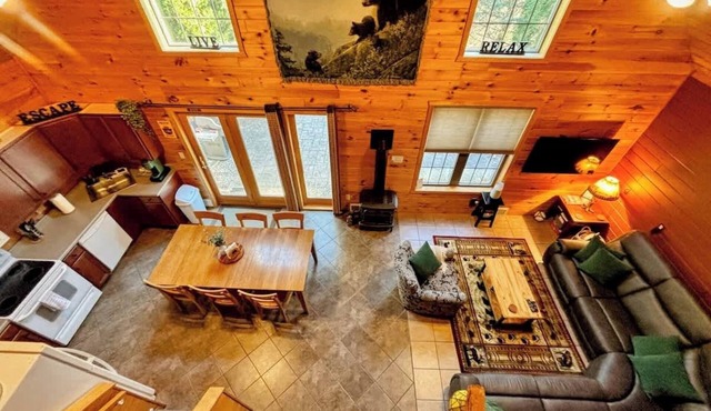 Bear Den - Adirondack Retreat + Lake Access in Broadalbin