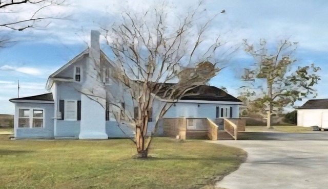 Beautiful 3-bedroom 3 bath home in the quaint fishing village of Engelhard.
