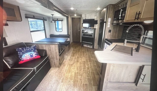 Beautiful 32' RV located in Chicago's South suburb - A unique experience! in Alsip