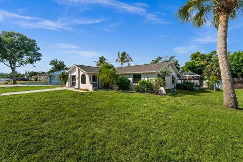 Beautiful, Accessible Venice Home near the beach and Historic Venice Downtown in Venice