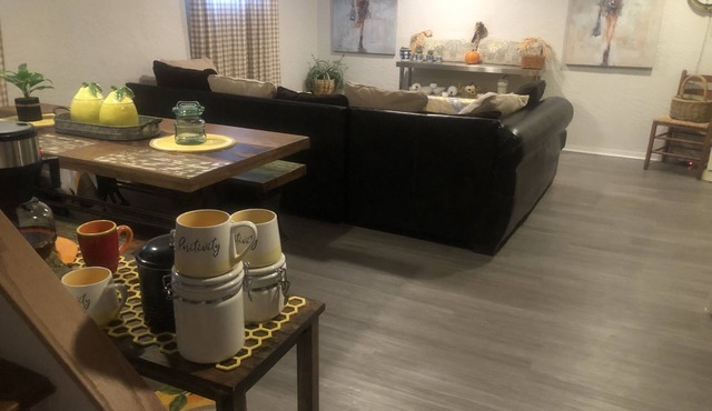BEAUTIFUL CENTRAL AREA - CLOSE TO ALL ATTRACTIONS COLORADO SPRINGS HAS TO OFFER!