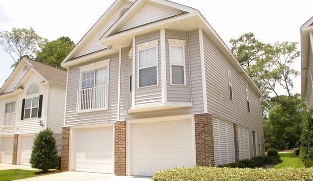 Beautiful Cottage in NMB - Linens and Cleaning included, No Motorcycles in North Myrtle Beach