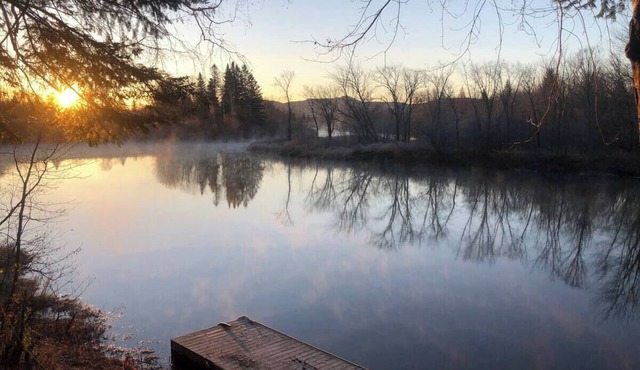 Beautiful Log Cabin on Moose River in Jackman ME