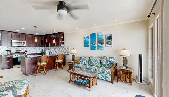 Beautiful, Third-Floor, Oceanfront Condo w/Water Views, Shared Pool, Free WiFi