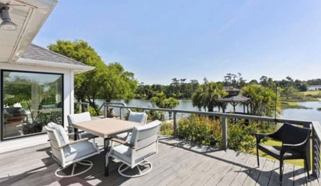 Beautiful waterfront house located in Hampstead, NC in Hampstead
