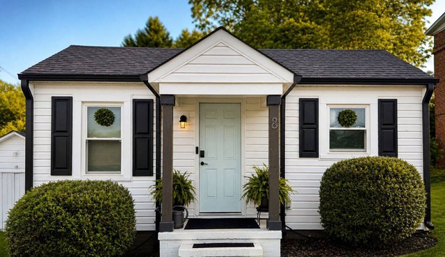 Belmont Bliss Walkable Downtown + Cozy Comfort Family-friendly Sparkling Clean