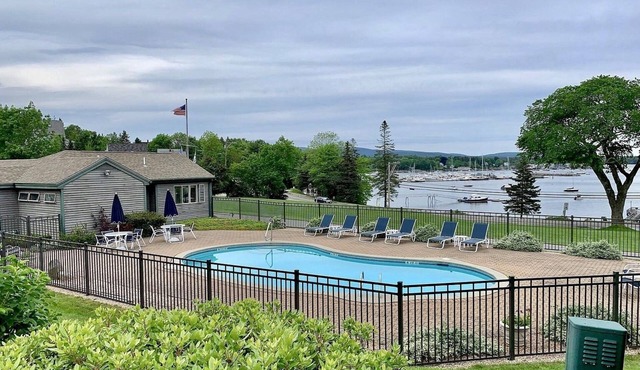 Best views on MDI - 2 bedroom 2 bath condo - waterfront with in ground pool