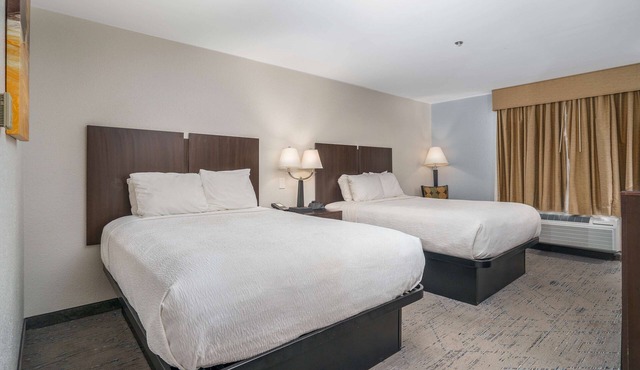 Best Western Plus Swansboro Emerald Isle in Cedar Point
