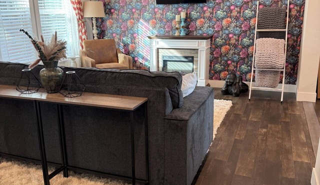 Beyond Stays & Retreats - Entire Retreat Home in Ball Ground, GA