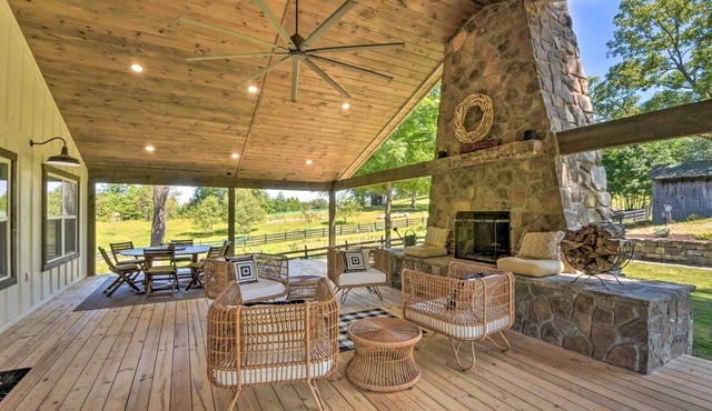 Blue Ridge Cottage: Modern Solace in the Mountains