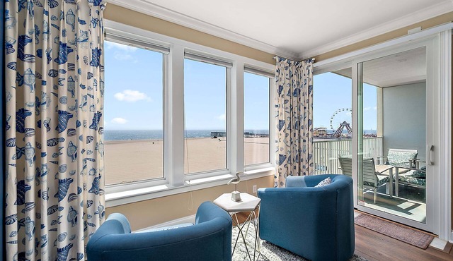 🏖️Boardwalk Luxury Living Oceanfront Balcony Updated & Fully Equipped 🏖️