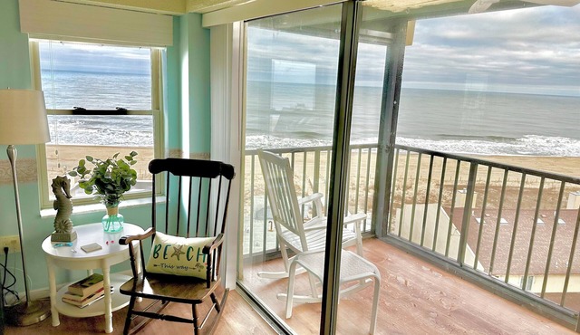Breathtaking Ocean view, few steps to the beach!