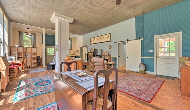 Bright Converted Schoolhouse in Chesterfield!