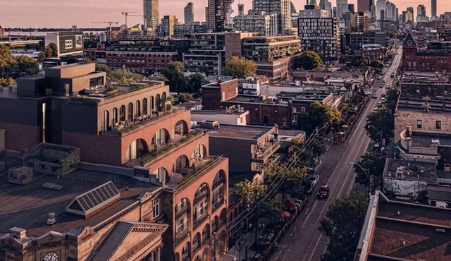 Bright, Spacious 3 Bedroom Penthouse in Vibrant Leslieville in Downtown Toronto in Toronto