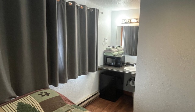 Brown Bear Saloon and Hotel