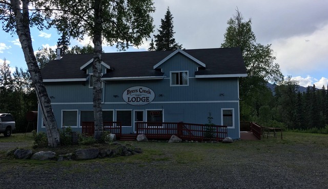 Byers Creek Lodge and cabins rentals in Denali State Park