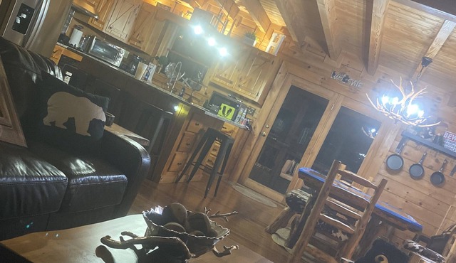 Cabin Getaway - Wonderful Views - Lots to do - local wineries