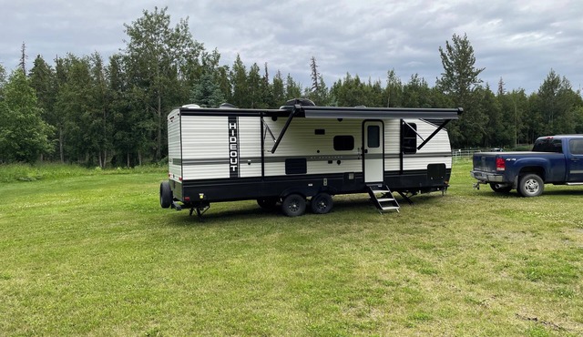 Camper trailer in quiet neighborhood near many Multi-use trails.