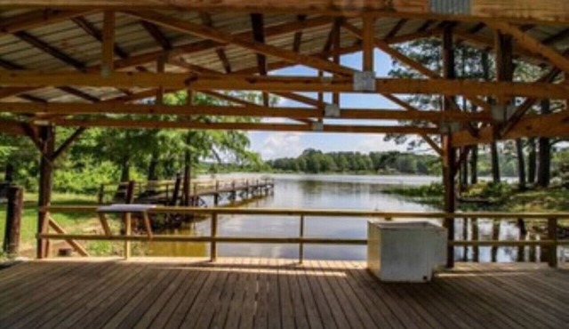 Castaway Camp . in Many