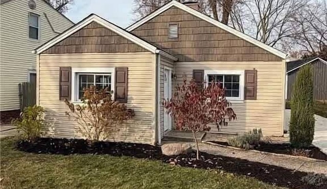 Central Lakewood Hot Tub Getaway with fenced yard