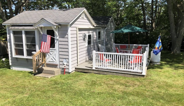 Charming 1 Bedroom Coastal Cottage. Steps Away From Stovers Point Beach