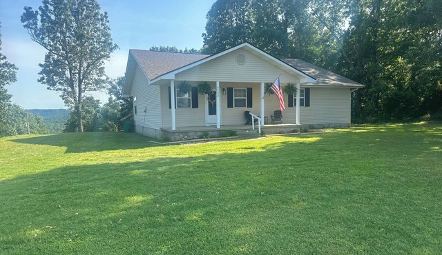Charming 2-bedroom house in lovely Norfork Surrounding Area in Norfork
