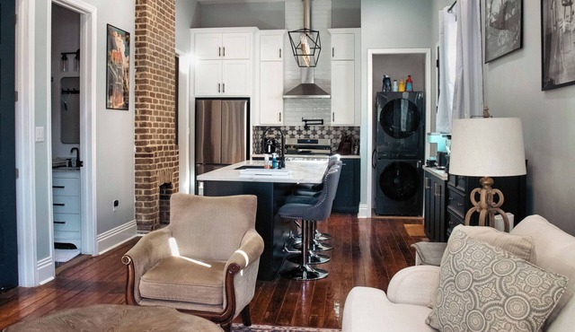 Charming 2-BR, 2-bath cottage w/AC, Heat, WiFi and 5 min from French Quarter. in New Orleans