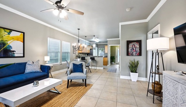 Charming 3-bedroom GATED Garden Home with POOL in Covington