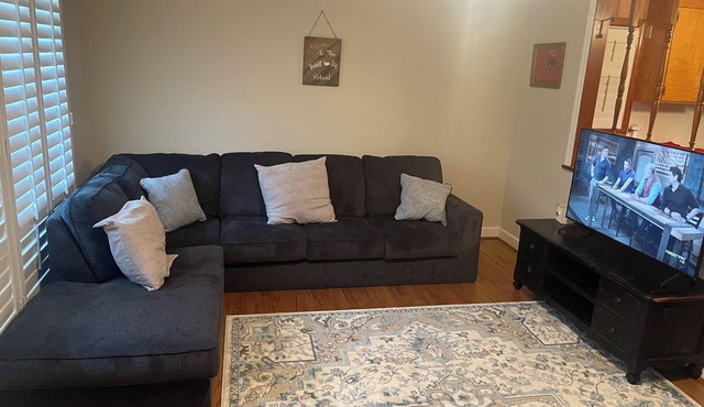Charming 3-bedroom house in fantastic Kinston with WiFi, AC