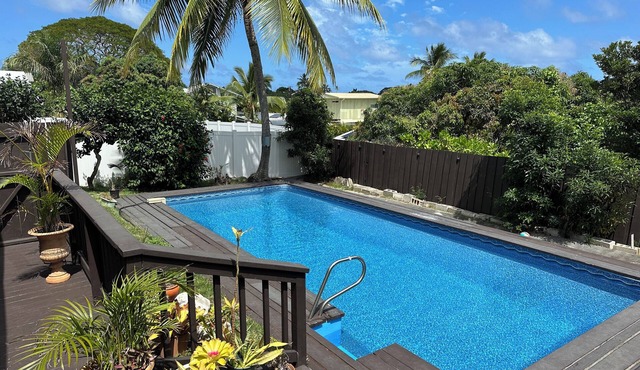 Charming 3-bedroom house with a pool and AC in beautiful Kailua