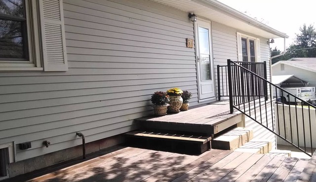 Charming 3-bedroom house in Newton - Your Home Away From Home!