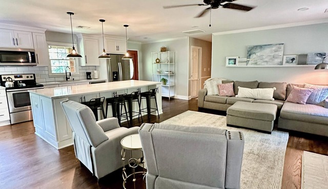 Charming 3-bedroom secluded house in Acworth in Acworth