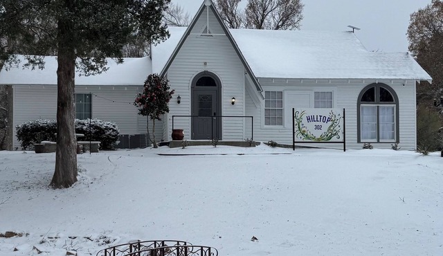 Charming 4-bedroom bed & breakfast in Marksville with AC, WiFi and full Kitchen. in Marksville