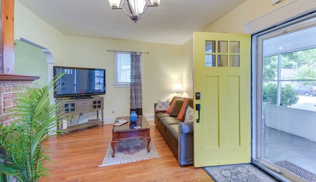 Charming Hampton Home ~ 7 Mi to Buckroe Beach! in Hampton