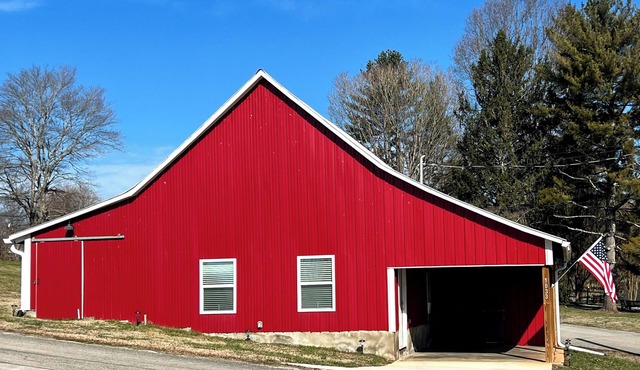 Charming historic barn in New Market with WiFi and AC